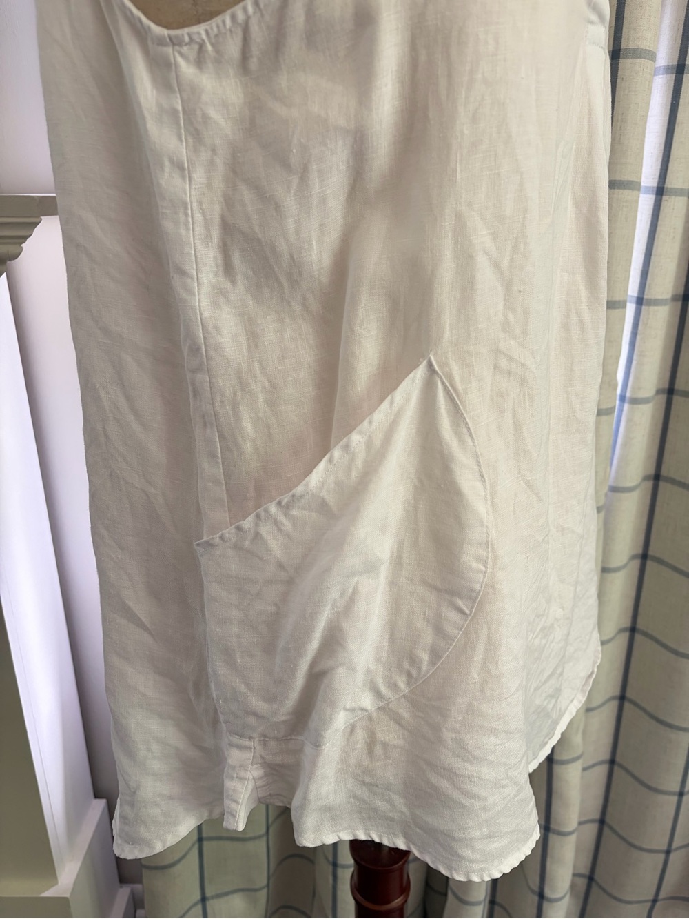 Linen For Cynthia V-neck Ruffle Sleevless Tunic Top - Picture 6 of 11